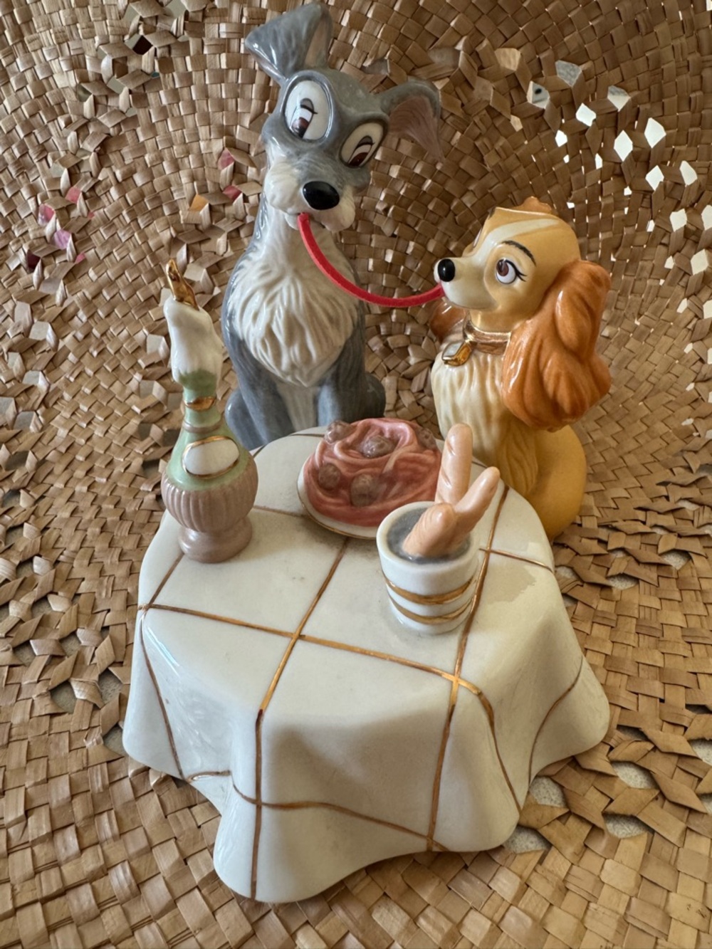 Repaired* Lenox Disney Lady and the Tramp Figurine Spaghetti Scene Showcase